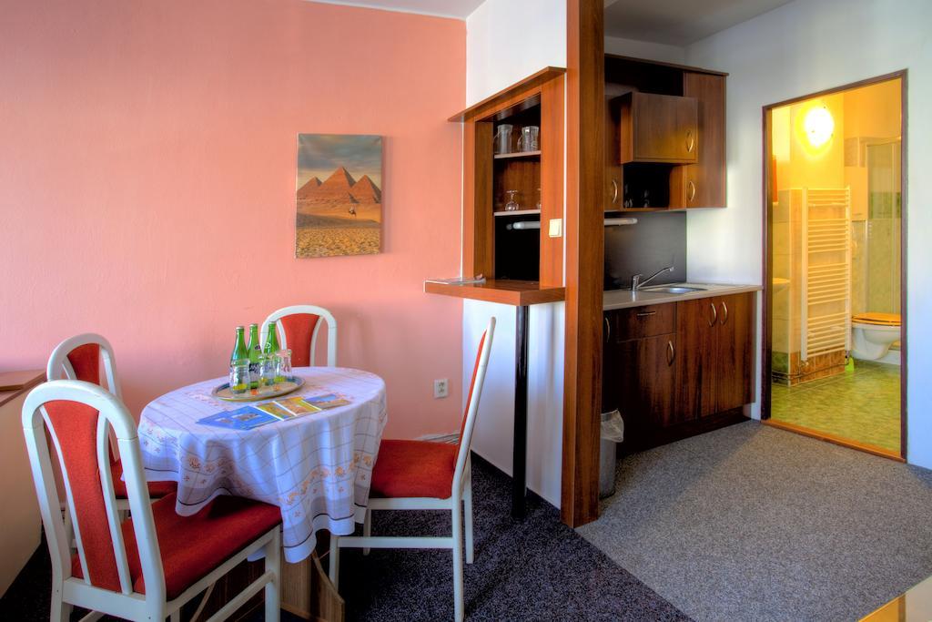Penzion Menšík Kroměříž Habitación foto