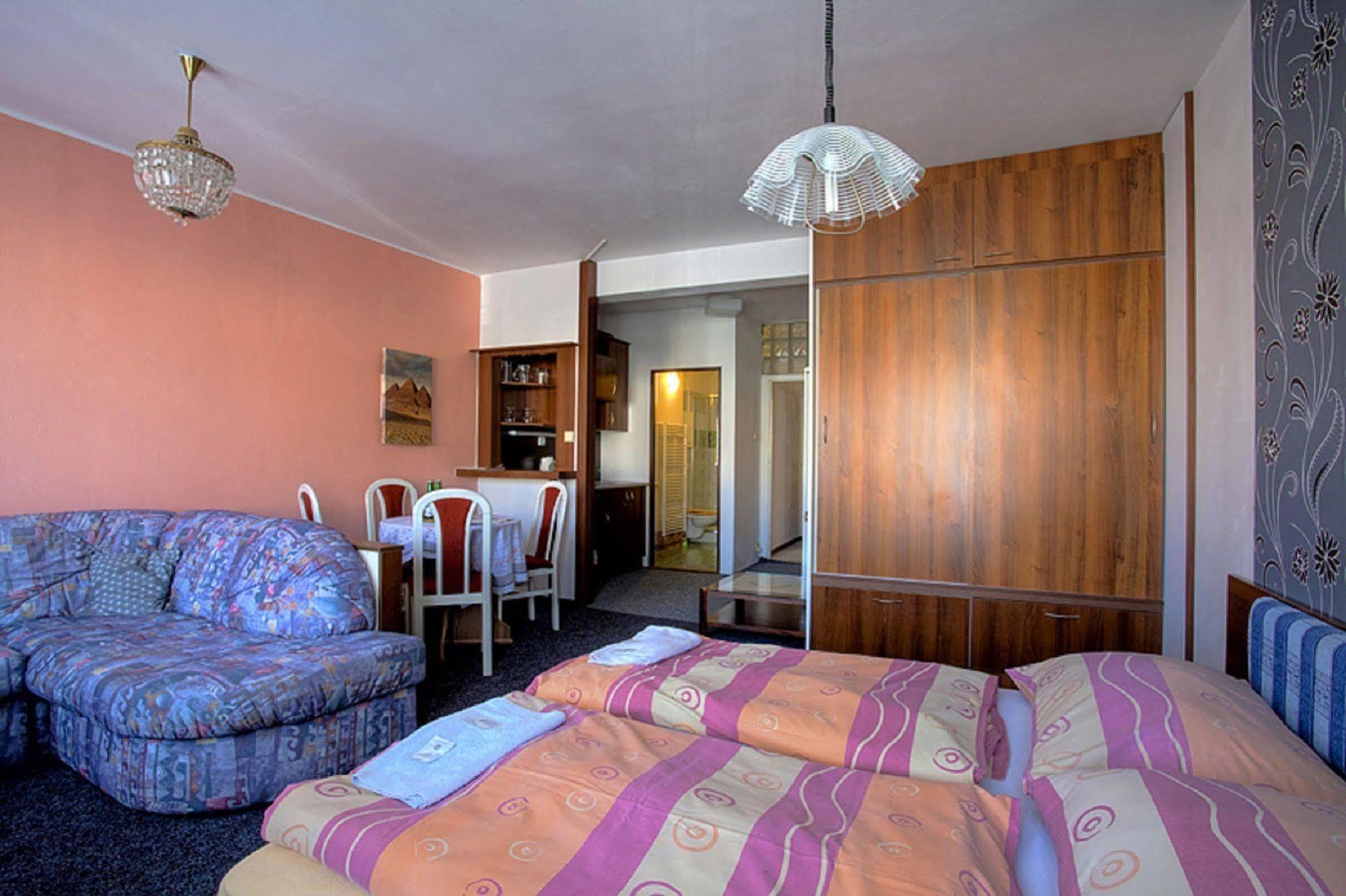 Penzion Menšík Kroměříž Exterior foto