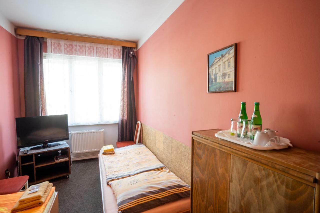Penzion Menšík Kroměříž Exterior foto